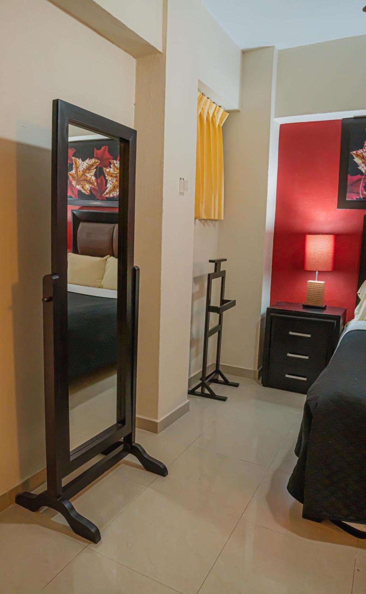 סיודד גוזמן Hotel Zapotlan מראה חיצוני תמונה