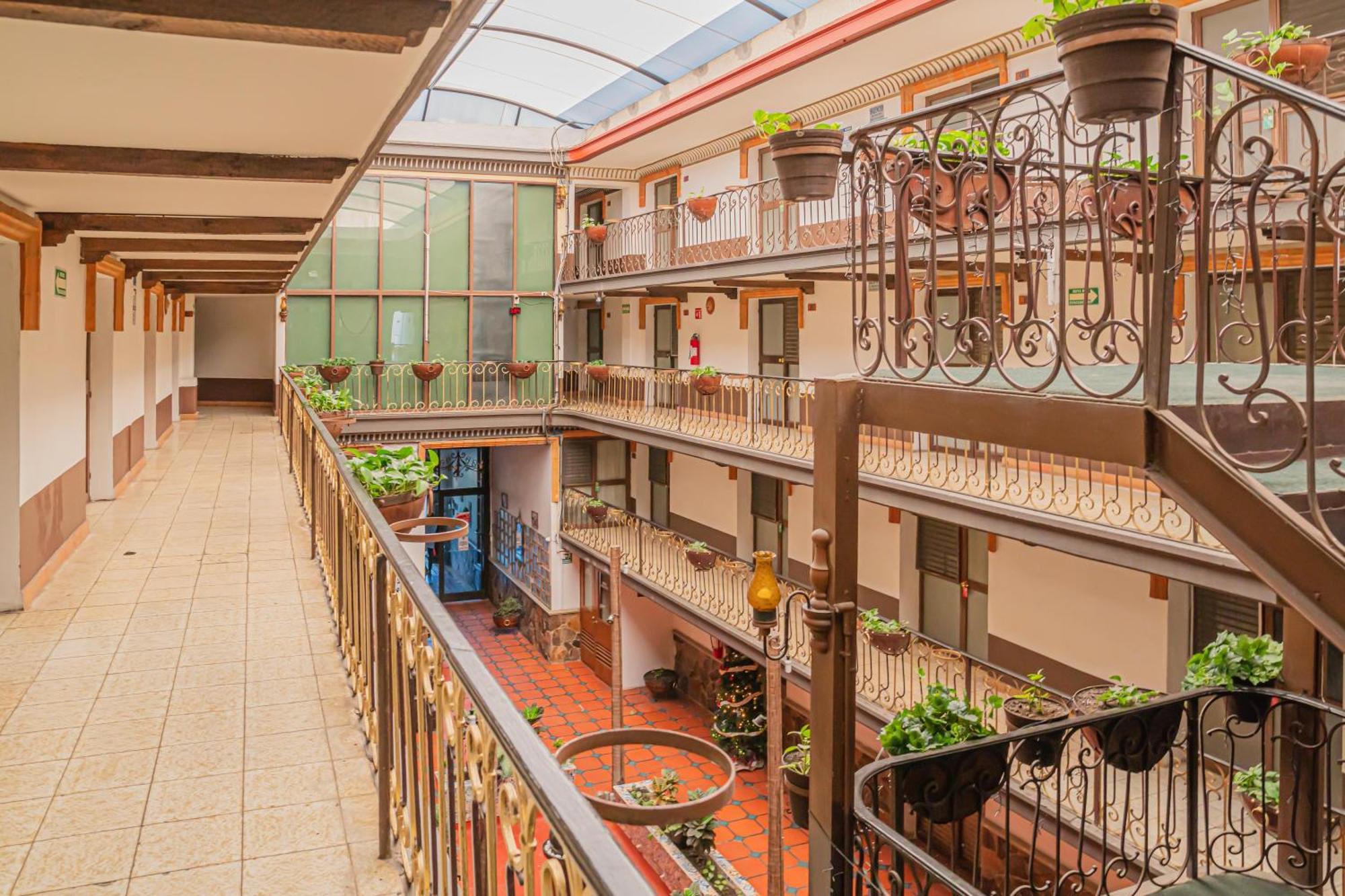 סיודד גוזמן Hotel Zapotlan מראה חיצוני תמונה