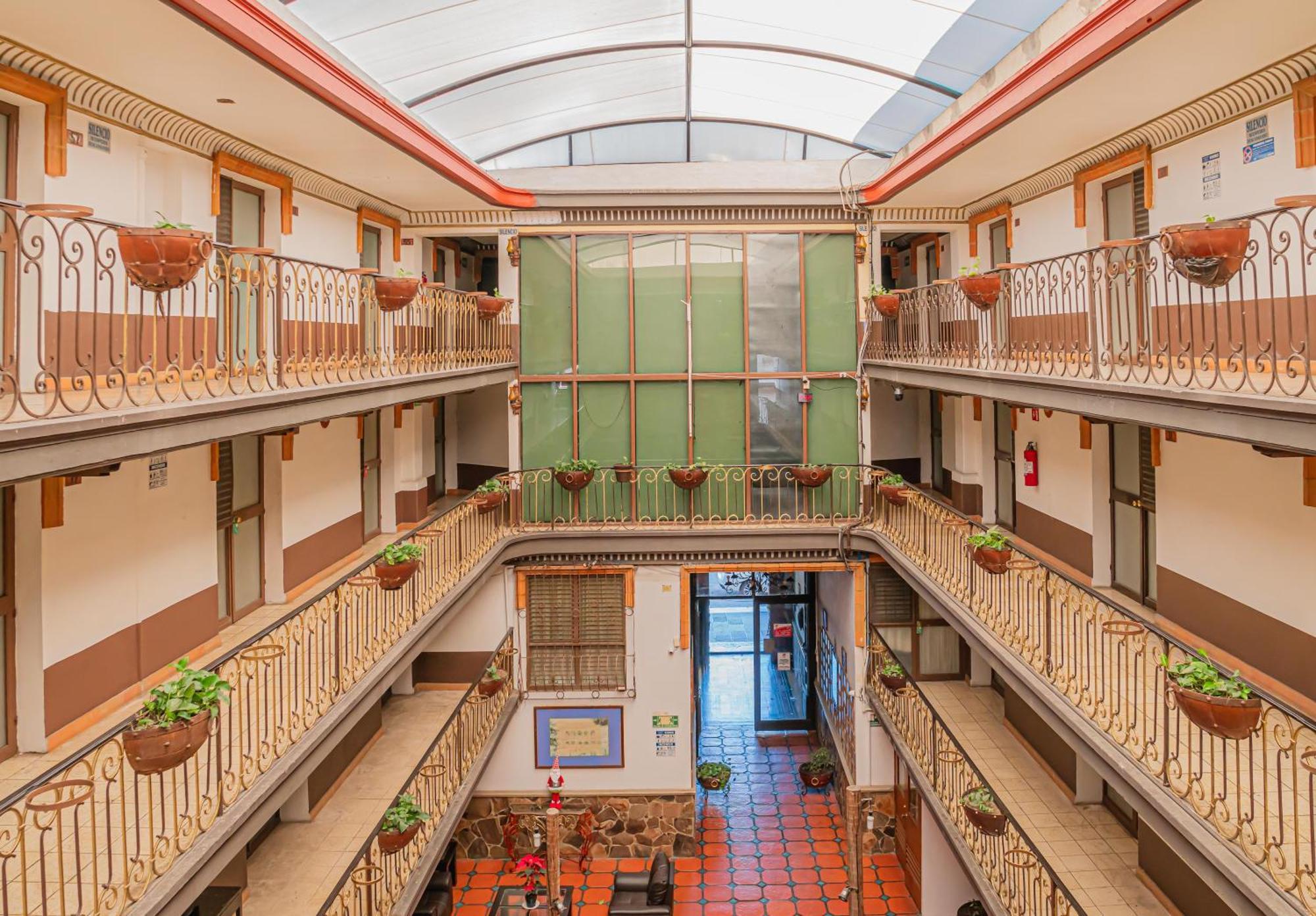 סיודד גוזמן Hotel Zapotlan מראה חיצוני תמונה