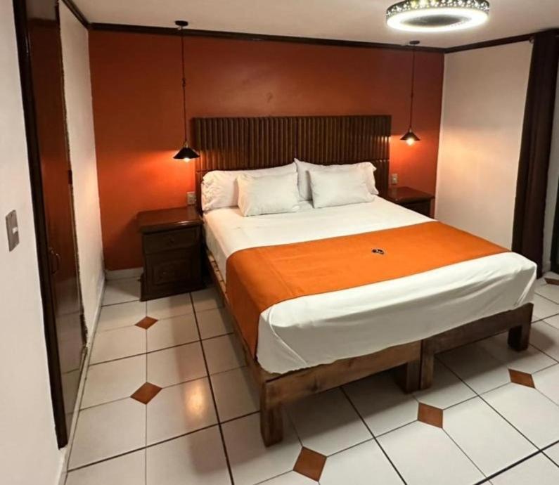 סיודד גוזמן Hotel Zapotlan מראה חיצוני תמונה