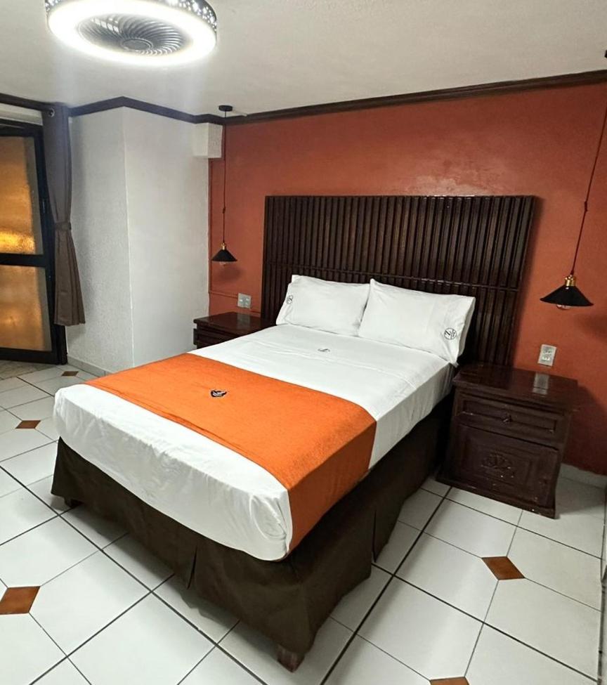 סיודד גוזמן Hotel Zapotlan מראה חיצוני תמונה
