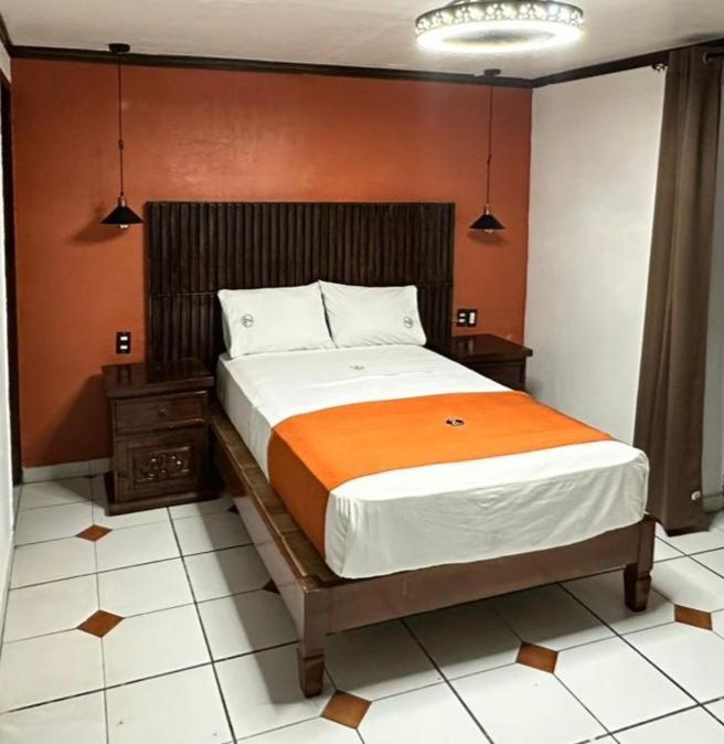 סיודד גוזמן Hotel Zapotlan מראה חיצוני תמונה